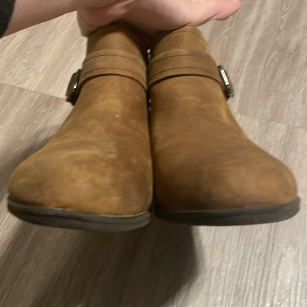 Clark’s Women’s Adreena Hope Booties Size 11 Tan Leather Western Coastal Cowgirl